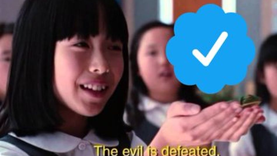 Twitter users roast verified users during the Blue Check Lockdown 