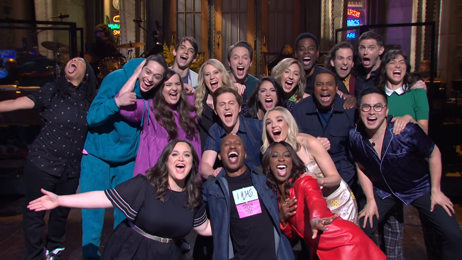A tearful 'SNL' cold open with the whole cast (plus Chris Rock!) reflects on our 'crazy' year